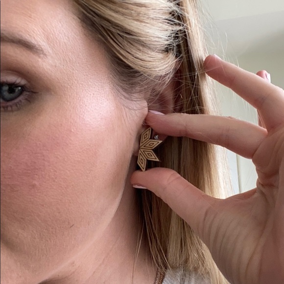 Laser Carved Wood Geometric Studs - Picture 4 of 4